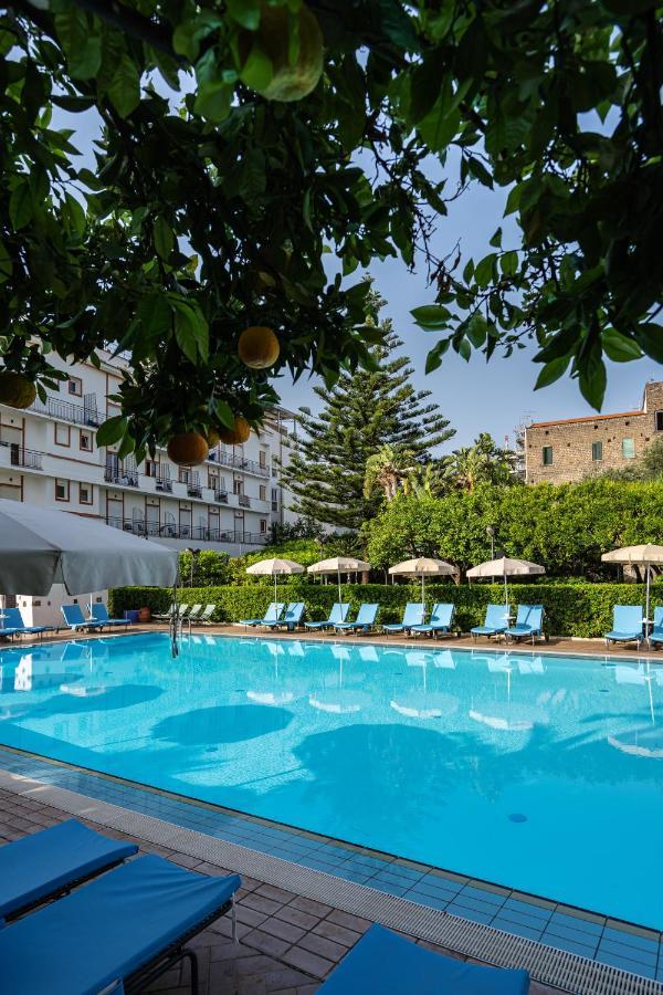 Aequa Hotel Vico Equense Eksteriør billede