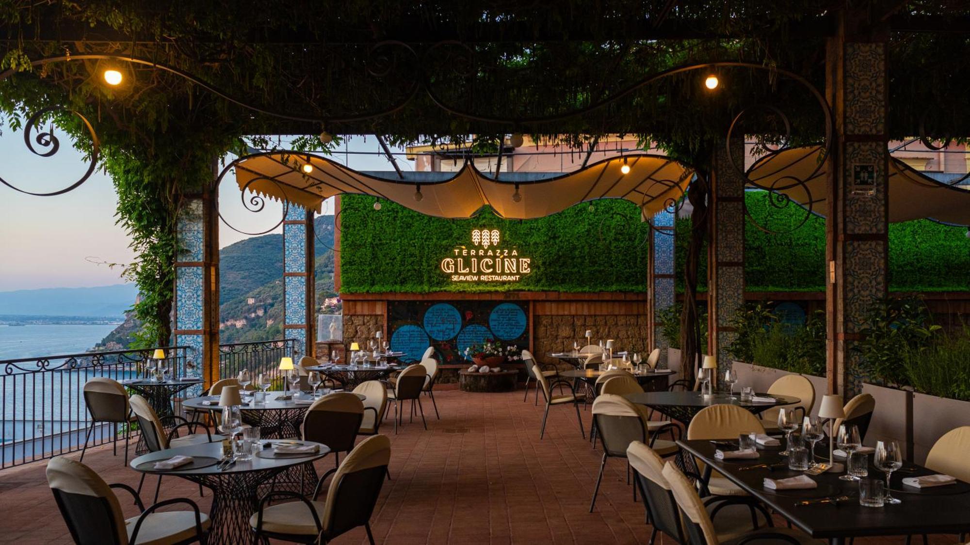 Aequa Hotel Vico Equense Eksteriør billede