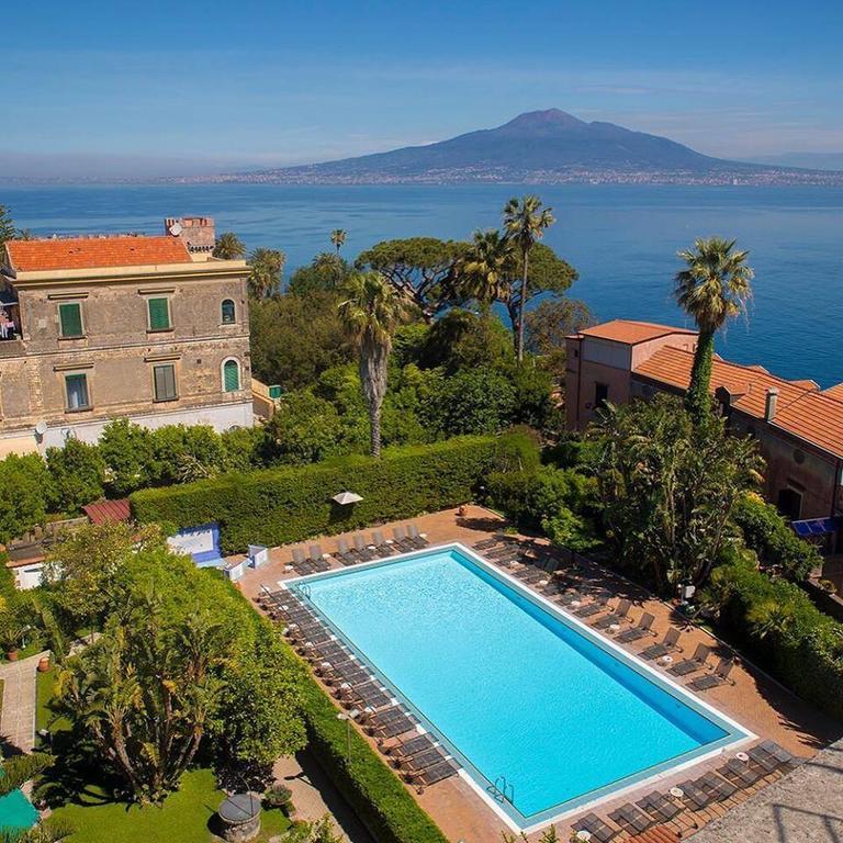 Aequa Hotel Vico Equense Eksteriør billede