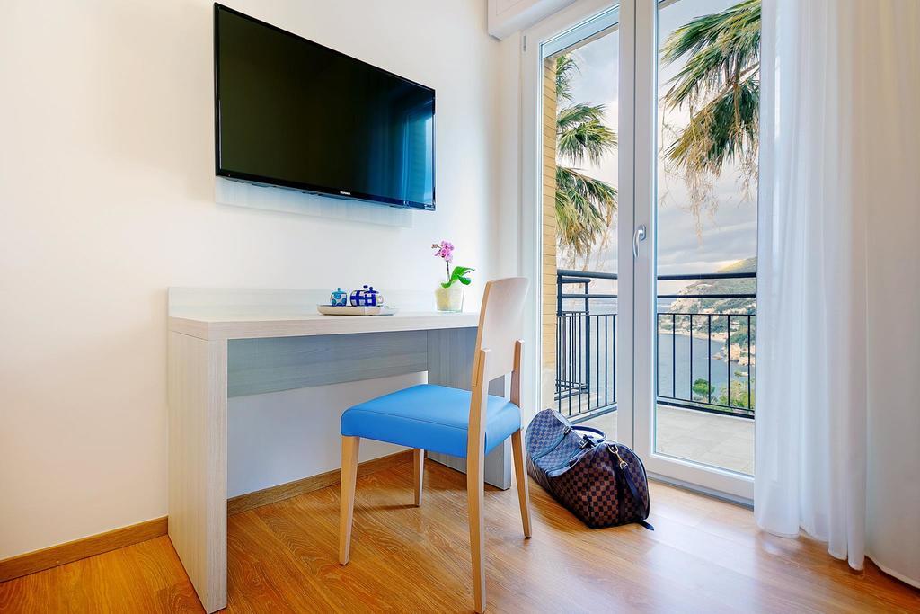 Aequa Hotel Vico Equense Eksteriør billede