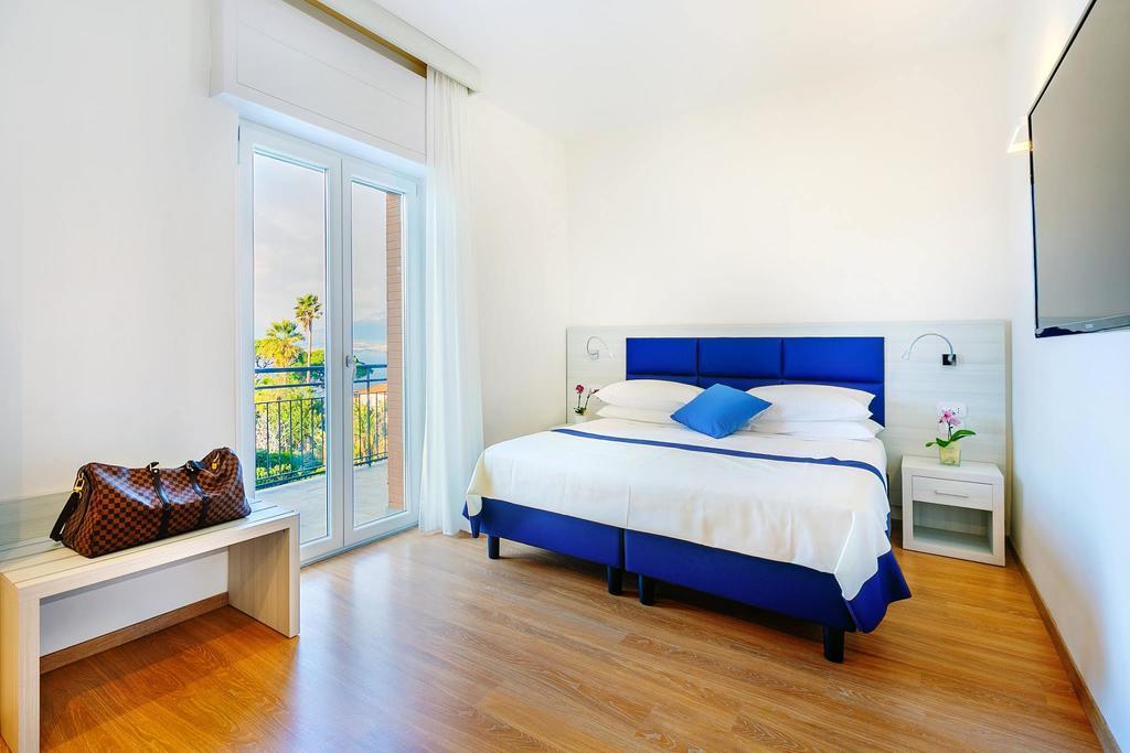 Aequa Hotel Vico Equense Eksteriør billede